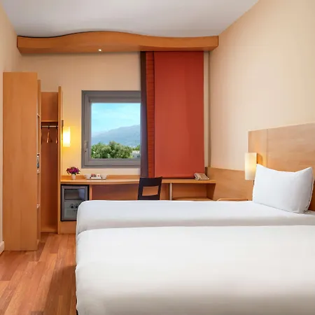 Ibis Hotel 3*